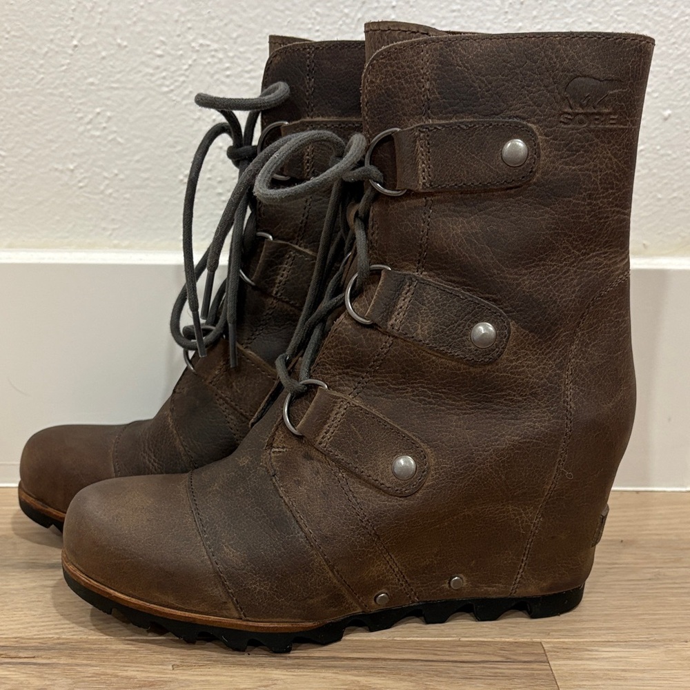 Sorel Joan of Arctic Wedge Dark Brown Lace Up Boots
